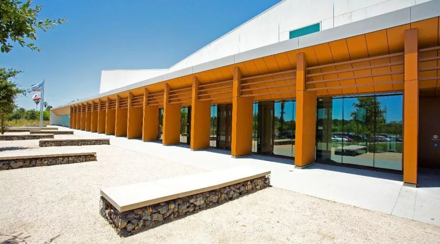 Solarban_70_Glass_Magic_Johnson_Center.jpg
